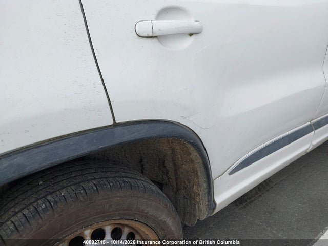 40092715 :رقم المزاد ، WVGJV3AX6EW044930 vin ، 2014 Volkswagen Tiguan S/se/sel/r-line مزاد بيع