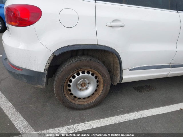 40092715 :رقم المزاد ، WVGJV3AX6EW044930 vin ، 2014 Volkswagen Tiguan S/se/sel/r-line مزاد بيع