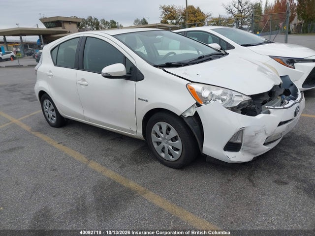 2013 Toyota Prius მანქანა იყიდება აუქციონზე, vin: JTDKDTB38D1053051, აუქციონის ნომერი: 40092718