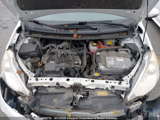 2013 Toyota Prius მანქანა იყიდება აუქციონზე, vin: JTDKDTB38D1053051, აუქციონის ნომერი: 40092718