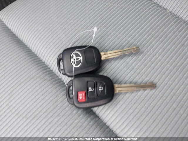 2013 Toyota Prius მანქანა იყიდება აუქციონზე, vin: JTDKDTB38D1053051, აუქციონის ნომერი: 40092718