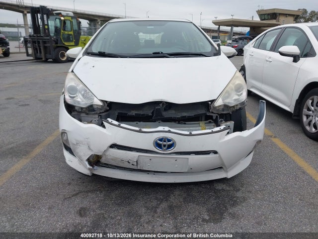 2013 Toyota Prius მანქანა იყიდება აუქციონზე, vin: JTDKDTB38D1053051, აუქციონის ნომერი: 40092718