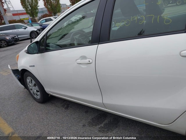 2013 Toyota Prius მანქანა იყიდება აუქციონზე, vin: JTDKDTB38D1053051, აუქციონის ნომერი: 40092718