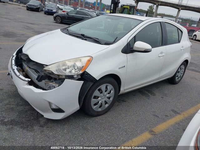 2013 Toyota Prius მანქანა იყიდება აუქციონზე, vin: JTDKDTB38D1053051, აუქციონის ნომერი: 40092718