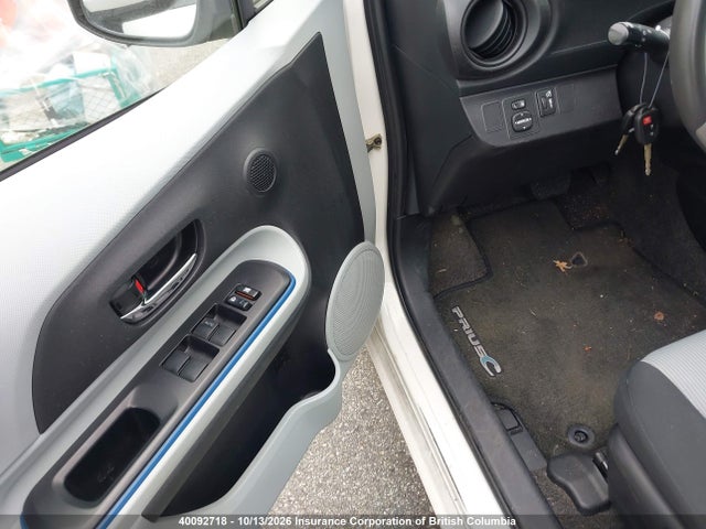 2013 Toyota Prius მანქანა იყიდება აუქციონზე, vin: JTDKDTB38D1053051, აუქციონის ნომერი: 40092718