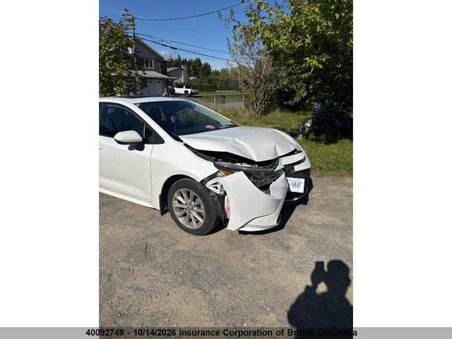 40092749 :رقم المزاد ، 5YFBPMBE6NP378180 vin ، 2022 Toyota Corolla Le/xle مزاد بيع
