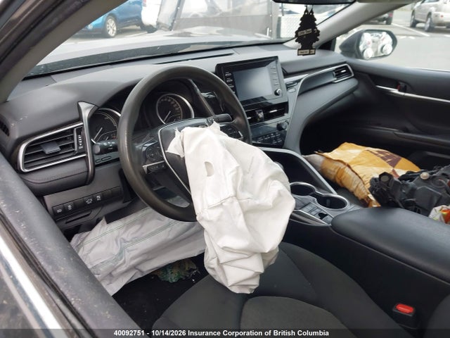 40092751 :رقم المزاد ، 4T1C31AK5NU590220 vin ، 2022 Toyota Camry مزاد بيع