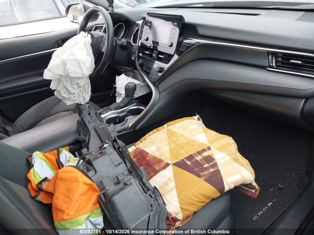 40092751 :رقم المزاد ، 4T1C31AK5NU590220 vin ، 2022 Toyota Camry مزاد بيع