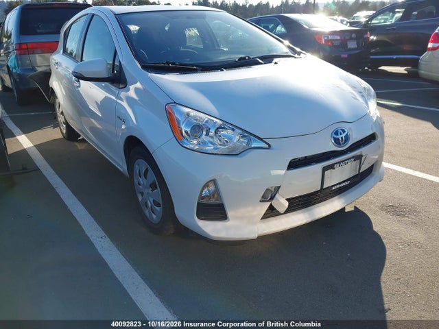 40092823 :رقم المزاد ، JTDKDTB32E1071238 vin ، 2014 Toyota Prius مزاد بيع