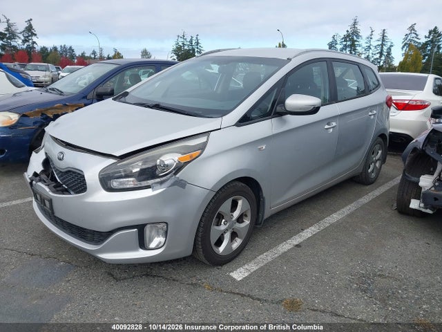 KIA Rondo 2014 KNAHT8A38E7023491 Image 2