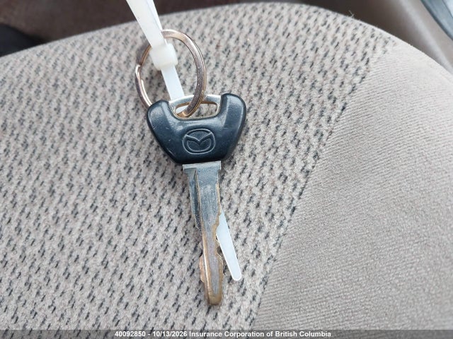 Aukcja sprzedaży 2000 Mazda 323, vin: JM1BJ2220Y0301055, numer aukcji: 40092850
