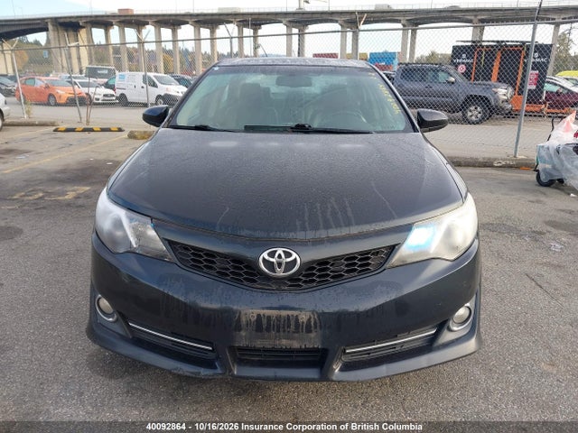 40092864 :رقم المزاد ، 4T1BK1FK4CU006023 vin ، 2012 Toyota Camry مزاد بيع