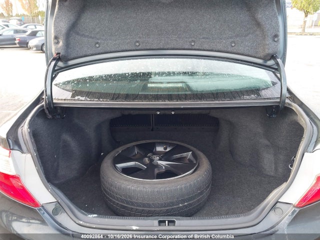 40092864 :رقم المزاد ، 4T1BK1FK4CU006023 vin ، 2012 Toyota Camry مزاد بيع