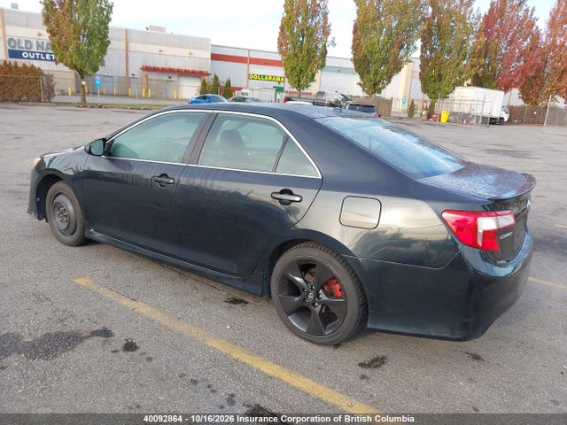 40092864 :رقم المزاد ، 4T1BK1FK4CU006023 vin ، 2012 Toyota Camry مزاد بيع