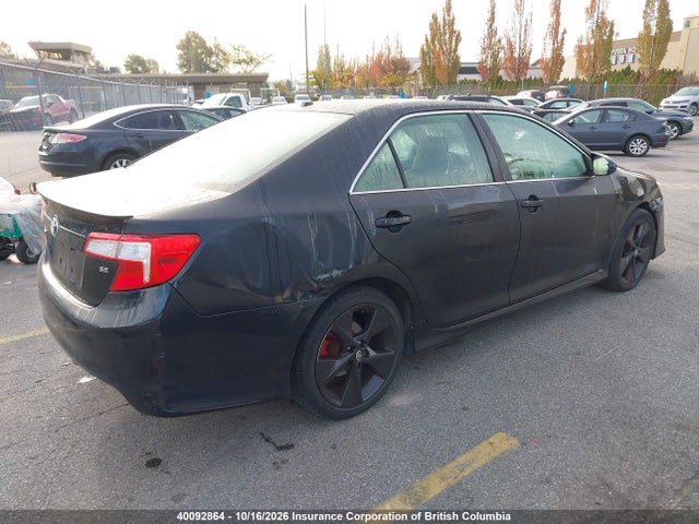 40092864 :رقم المزاد ، 4T1BK1FK4CU006023 vin ، 2012 Toyota Camry مزاد بيع