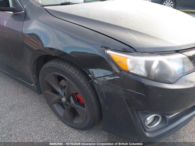 40092864 :رقم المزاد ، 4T1BK1FK4CU006023 vin ، 2012 Toyota Camry مزاد بيع