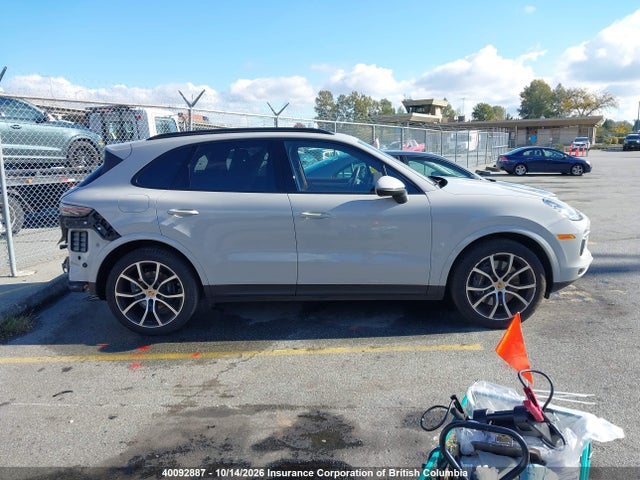40092887 :رقم المزاد ، WP1AA2AY7NDA07561 vin ، 2022 Porsche Cayenne مزاد بيع