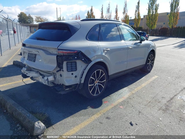 40092887 :رقم المزاد ، WP1AA2AY7NDA07561 vin ، 2022 Porsche Cayenne مزاد بيع
