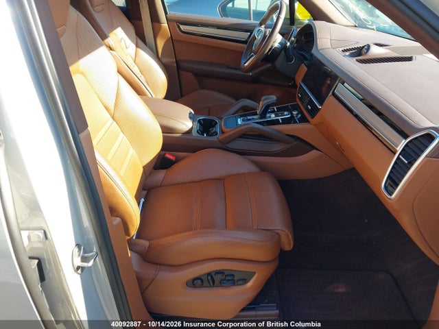 40092887 :رقم المزاد ، WP1AA2AY7NDA07561 vin ، 2022 Porsche Cayenne مزاد بيع
