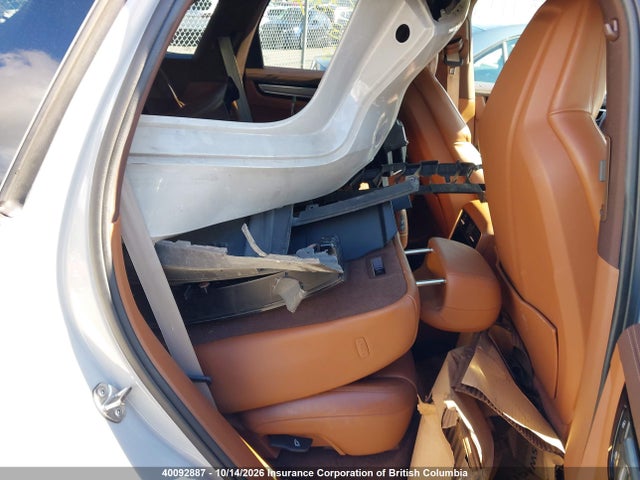 40092887 :رقم المزاد ، WP1AA2AY7NDA07561 vin ، 2022 Porsche Cayenne مزاد بيع