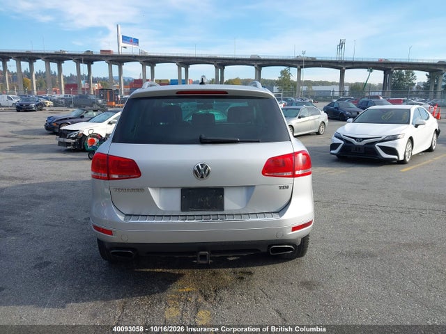 2011 Volkswagen Touareg V6 Tdi მანქანა იყიდება აუქციონზე, vin: WVGDK9BP6BD007052, აუქციონის ნომერი: 40093058