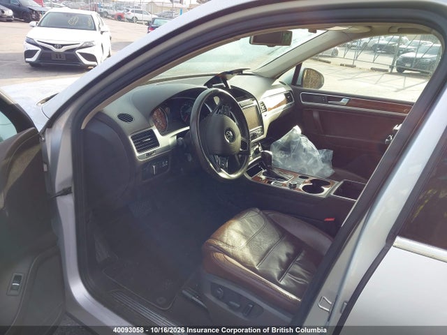 2011 Volkswagen Touareg V6 Tdi მანქანა იყიდება აუქციონზე, vin: WVGDK9BP6BD007052, აუქციონის ნომერი: 40093058