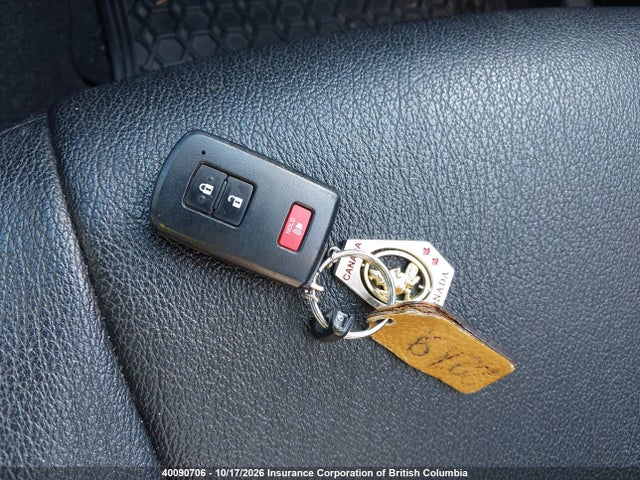 JTDZN3EU0HJ058119 Toyota PRIUS V