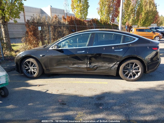 Продажа на аукционе авто 2018 Tesla Model 3 Long Range/mid Range, vin: 5YJ3E1EA1JF075542, номер лота: 40093179