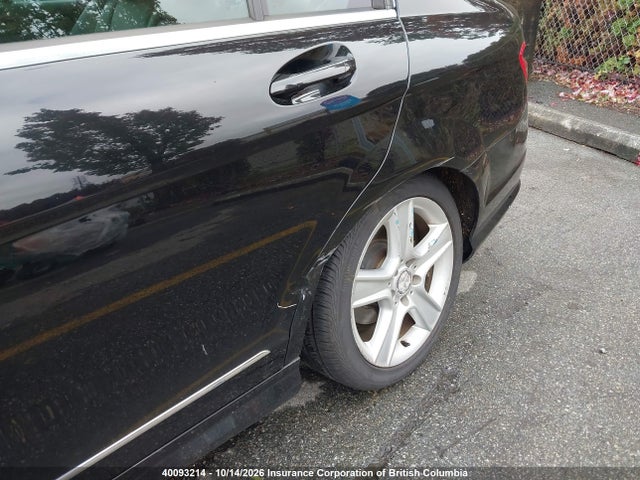 40093214 :رقم المزاد ، WDDGF8BB3BF588220 vin ، 2011 Mercedes-benz C 300 4matic مزاد بيع