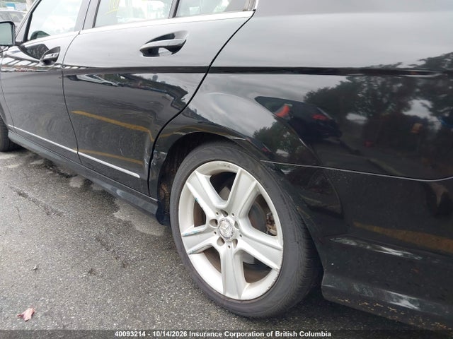 40093214 :رقم المزاد ، WDDGF8BB3BF588220 vin ، 2011 Mercedes-benz C 300 4matic مزاد بيع