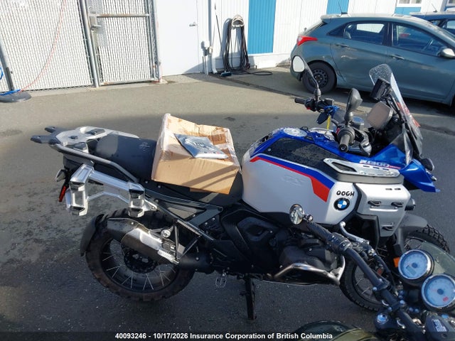 40093246 :رقم المزاد ، WB10M3301S6K59336 vin ، 2025 Bmw R 1300 Gs Adventure مزاد بيع