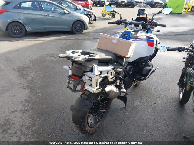 40093246 :رقم المزاد ، WB10M3301S6K59336 vin ، 2025 Bmw R 1300 Gs Adventure مزاد بيع