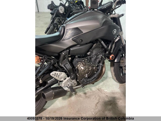 Yamaha FZ07 2015 JYARM06N5FA000735 Image 11