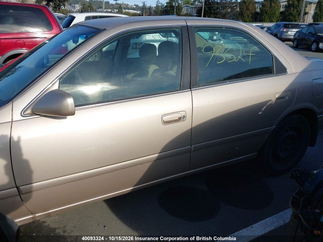 40093324 :رقم المزاد ، JT2BG22K310532822 vin ، 2001 Toyota Camry مزاد بيع