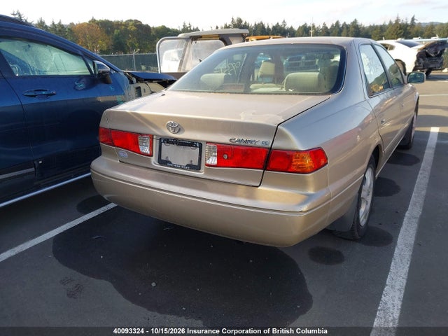 40093324 :رقم المزاد ، JT2BG22K310532822 vin ، 2001 Toyota Camry مزاد بيع