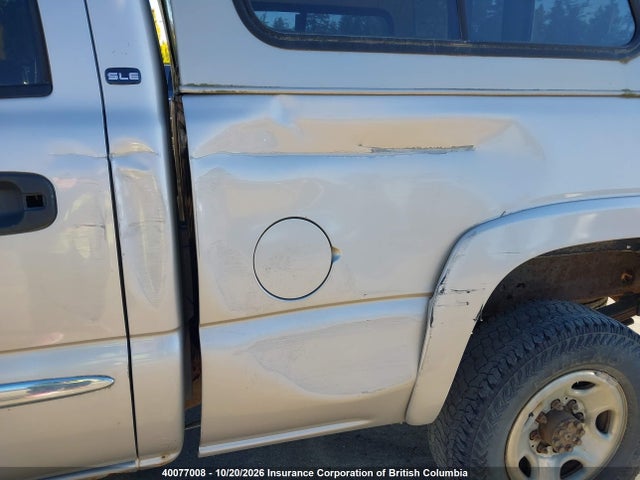 40077008 :رقم المزاد ، 1GTHK23225F880676 vin ، 2005 Gmc Sierra K2500 Heavy Duty مزاد بيع