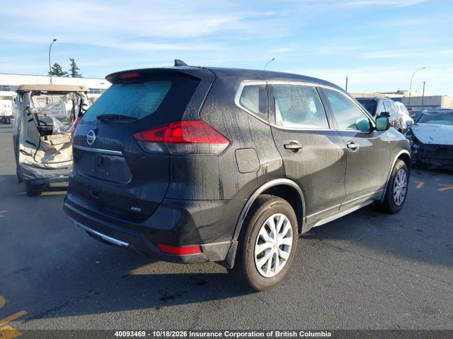 40093469 :رقم المزاد ، 5N1AT2MV8JC721627 vin ، 2018 Nissan Rogue مزاد بيع
