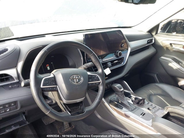 Продажа на аукционе авто 2023 Toyota Highlander Hybrid Limited/hybrid Platinum, vin: 5TDEBRCH8PS124675, номер лота: 40093534