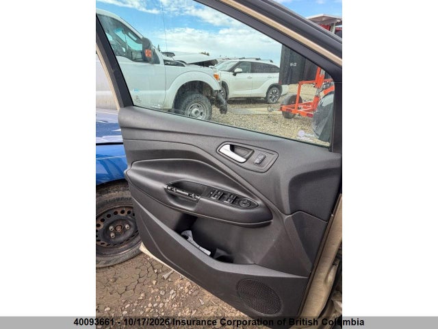 1FMCU9GD9HUA72085 Ford ESCAPE SE