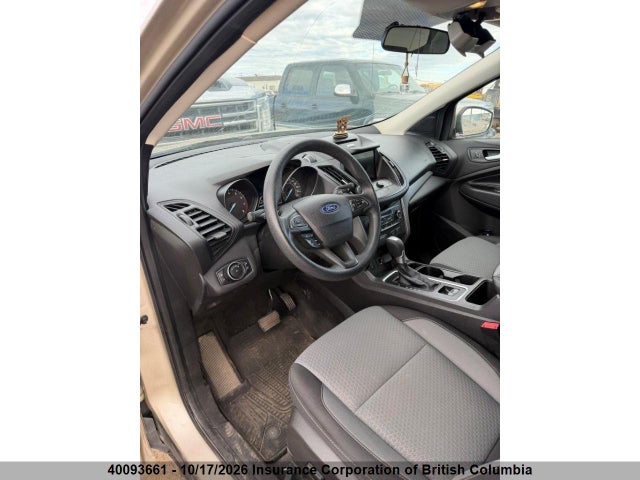 1FMCU9GD9HUA72085 Ford ESCAPE SE