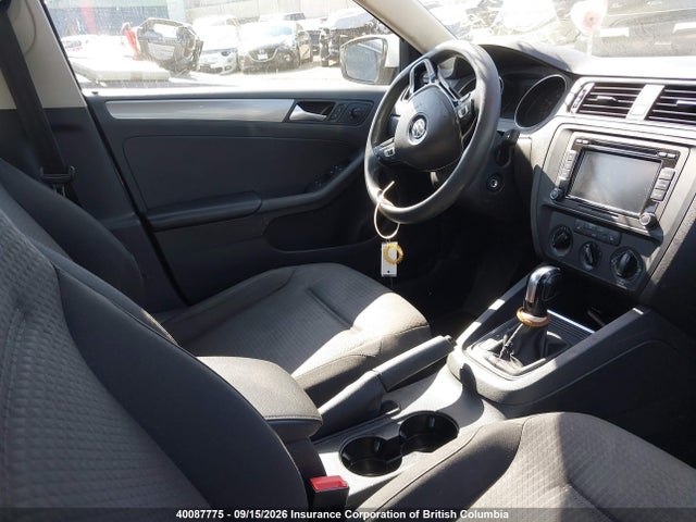3VW2K7AJ3FM335923 Volkswagen JETTA S