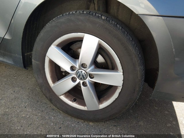 3VWD07AJ5EM232337 Volkswagen JETTA SE