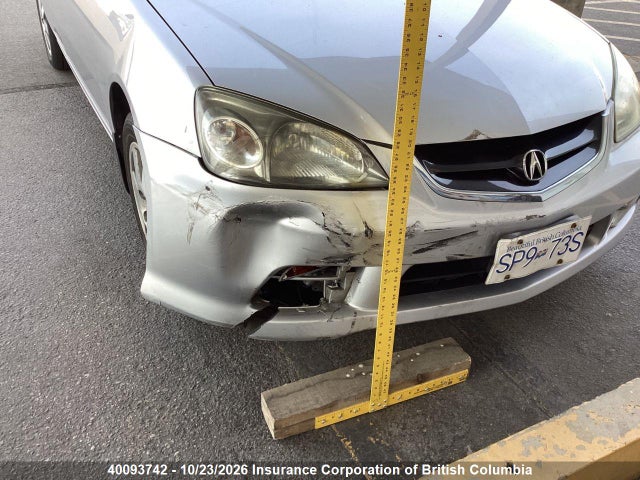 40093742 :رقم المزاد ، 2HHES36604H004075 vin ، 2004 Acura El Touring مزاد بيع