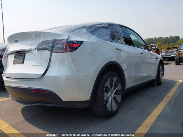 Tesla Model Y Long Range 2024 7SAYGAEE8RF042409 Image 4