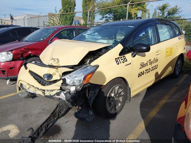 Toyota PRIUS V 2017 JTDZN3EU6HJ072641 Image 2