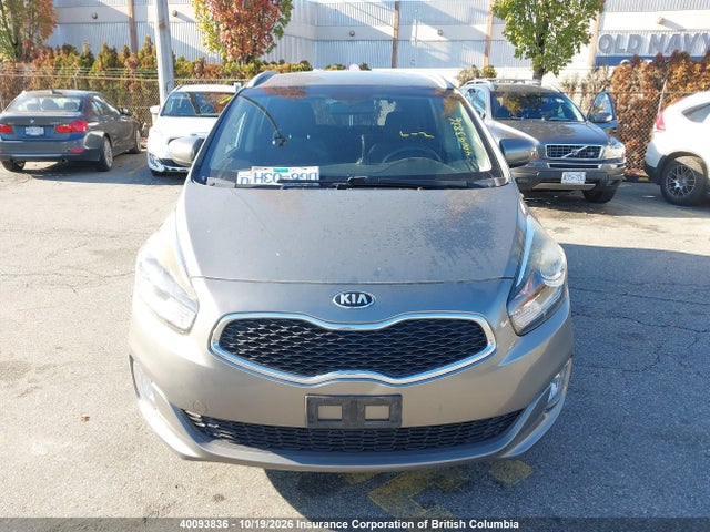 KNAHT8A36G7132017 KIA Rondo