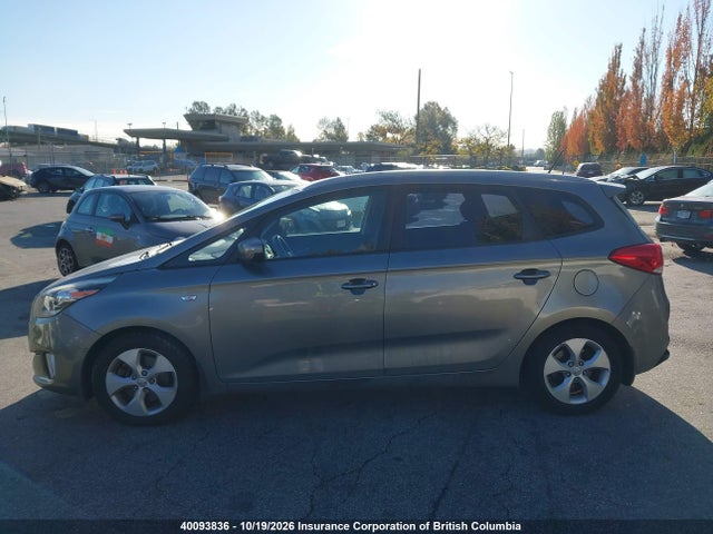 KNAHT8A36G7132017 KIA Rondo