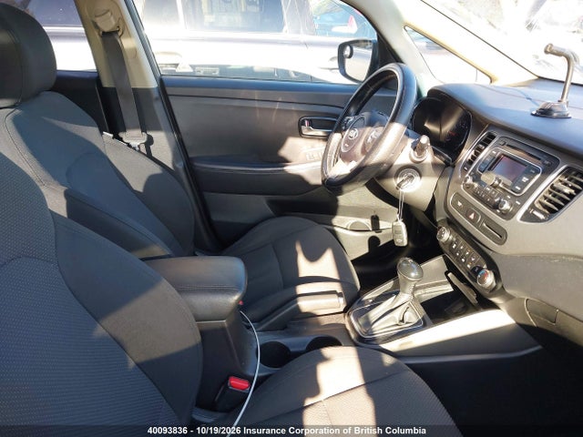 KNAHT8A36G7132017 KIA Rondo