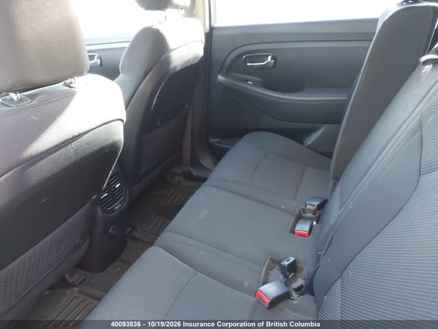 KNAHT8A36G7132017 KIA Rondo
