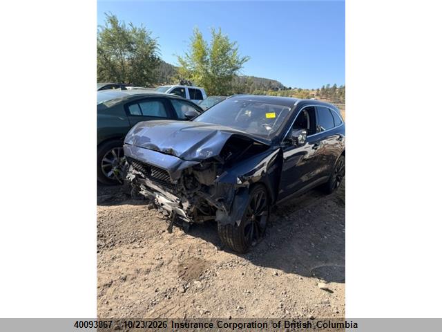 Jaguar F-pace Portfolio 2019 SADCN2GX9KA607433 Image 2